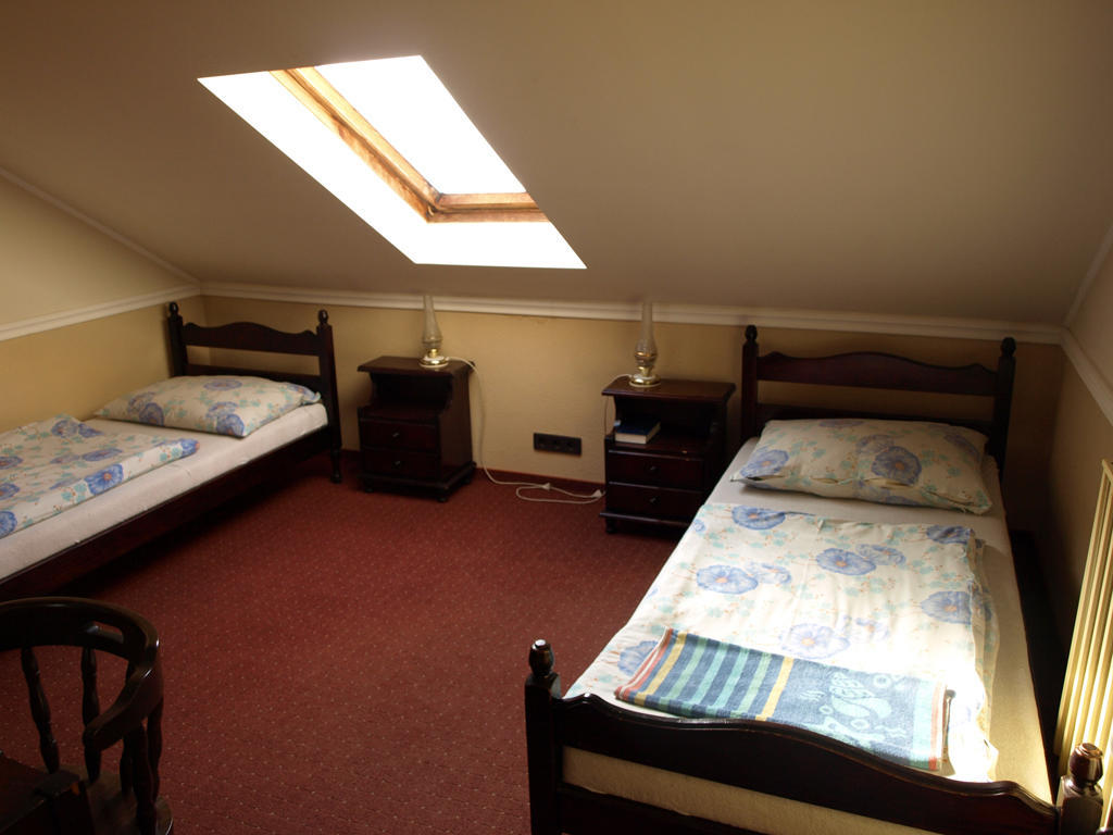 Fonix Panzio Hotel Pápa Екстериор снимка