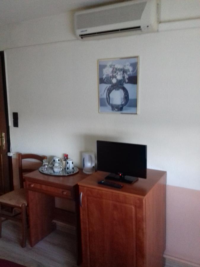 Fonix Panzio Hotel Pápa Екстериор снимка