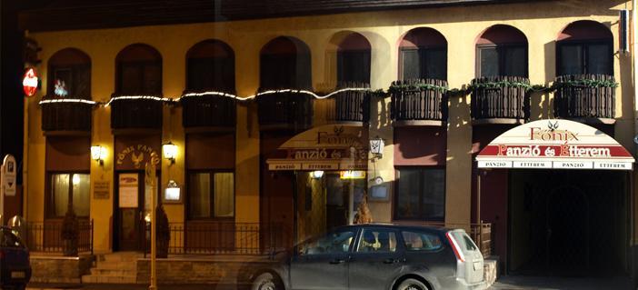 Fonix Panzio Hotel Pápa Екстериор снимка