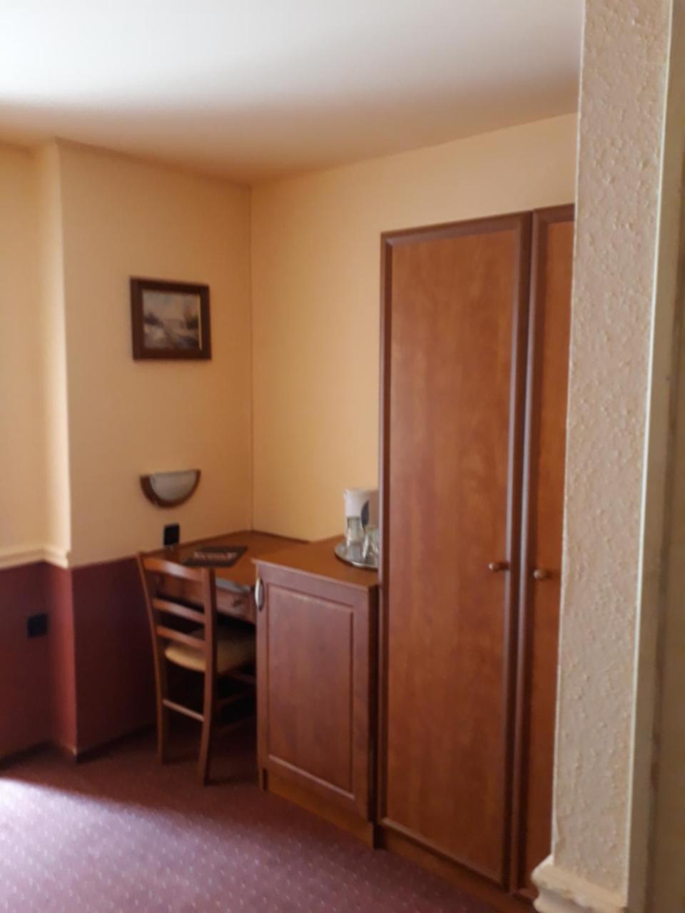 Fonix Panzio Hotel Pápa Екстериор снимка